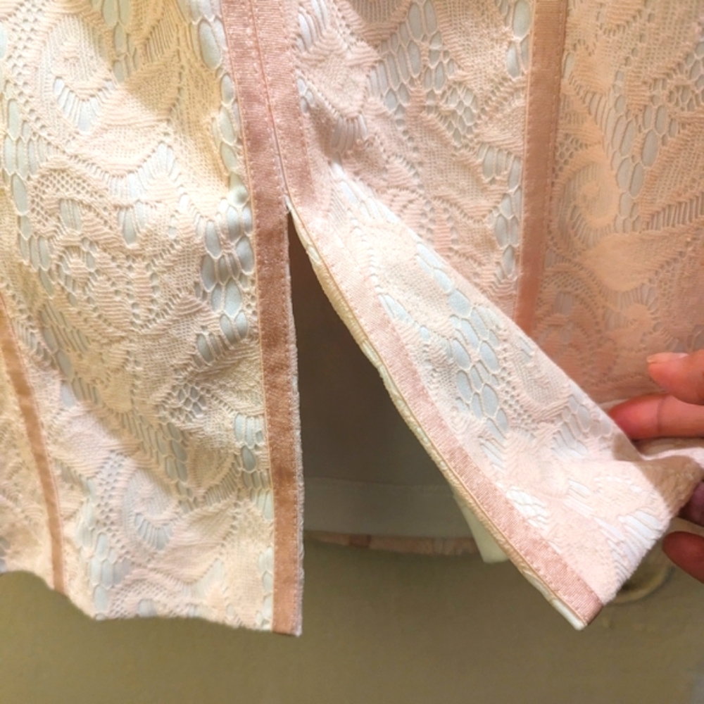 Cache Vintage Pink & White Lace Sheath Dress Sleeveless Scoop Neck Satin Trim- 8 - Picture 10 of 12
